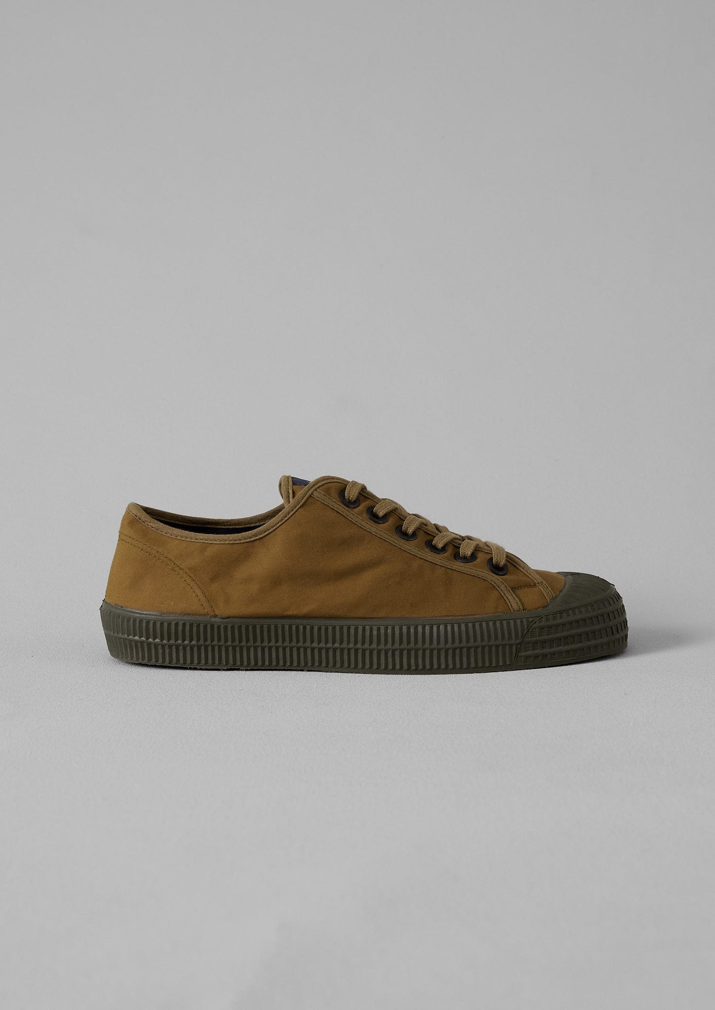 Novesta Star Master Waxed Cotton Trainers | Bark