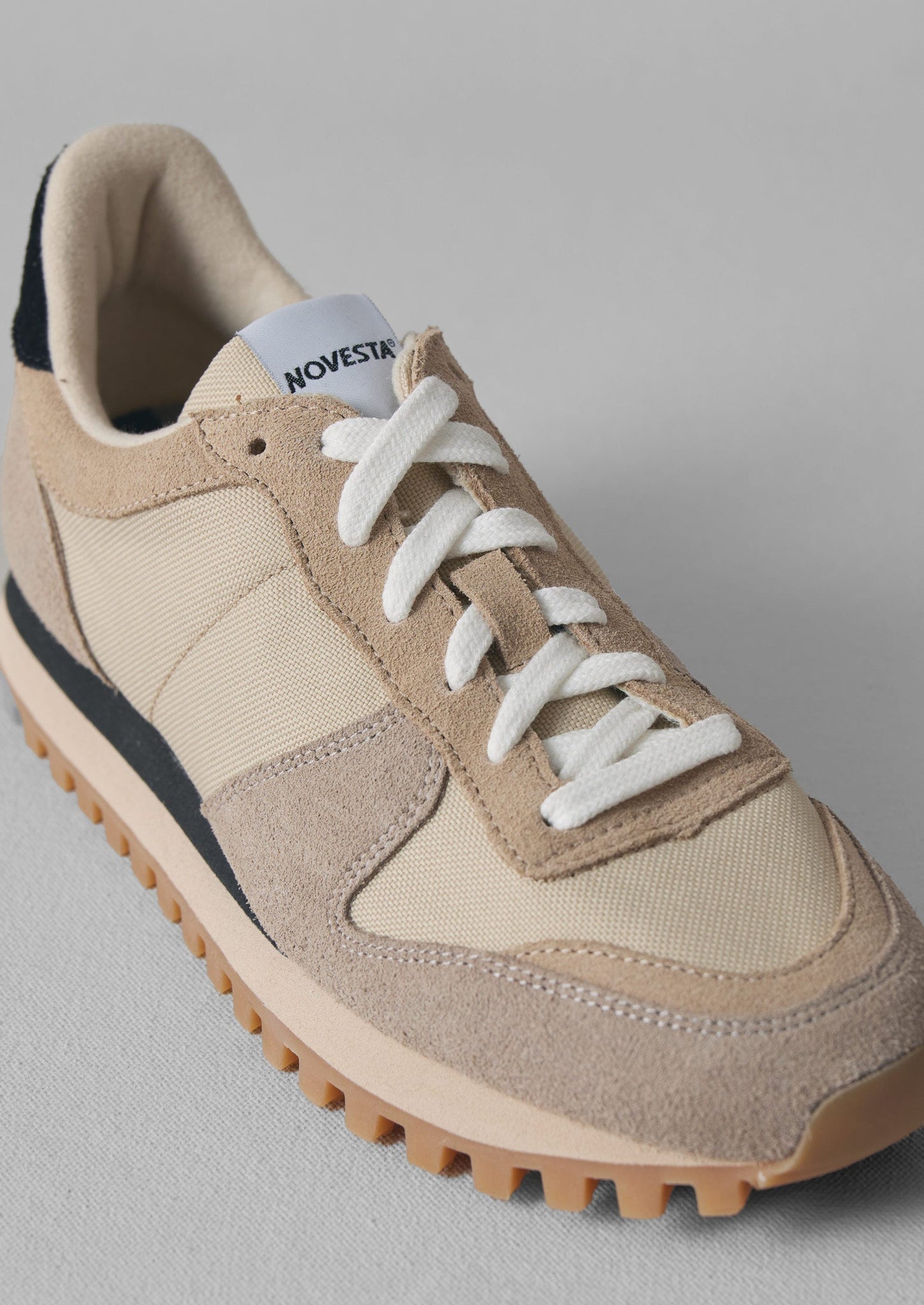 Novesta Marathon Trail Trainers | Natural