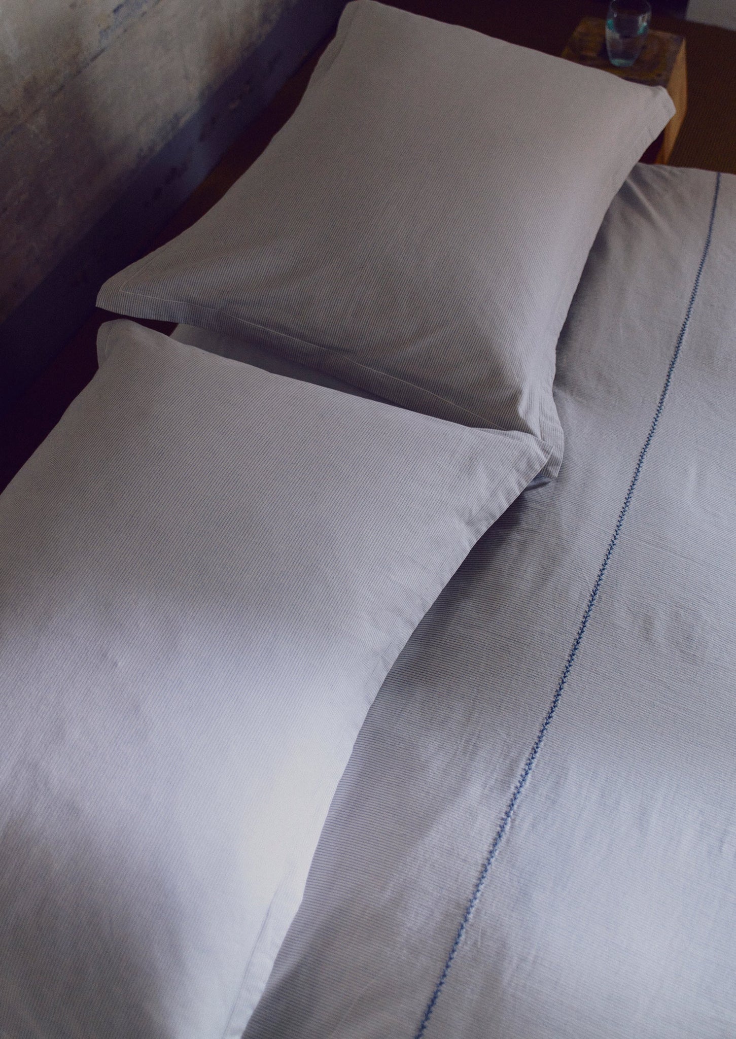Fine Stripe Organic Cotton Oxford Pillowcase Set | Ecru/Smoke Blue