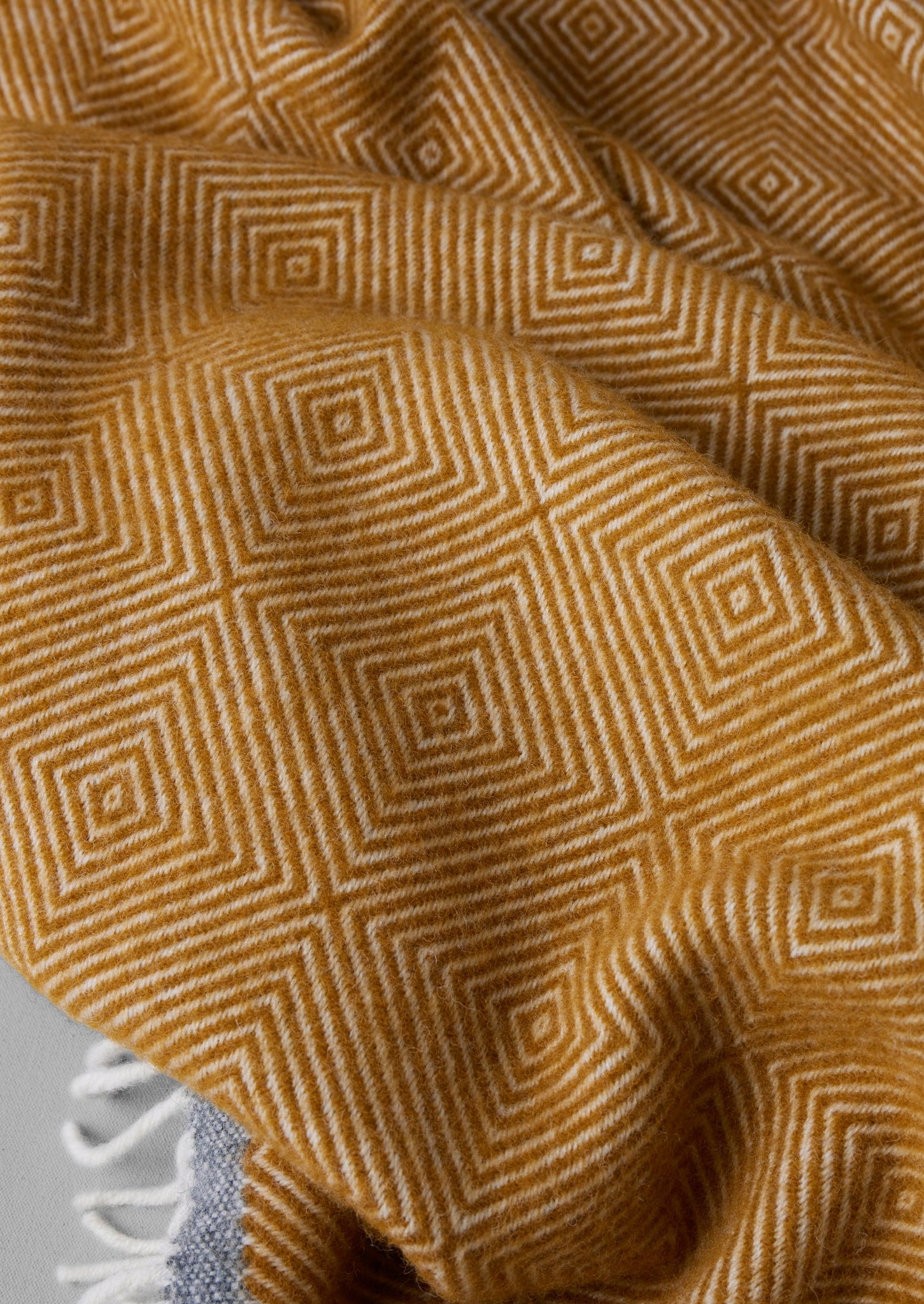 Diamond Wool Blanket | Caramel/Charcoal
