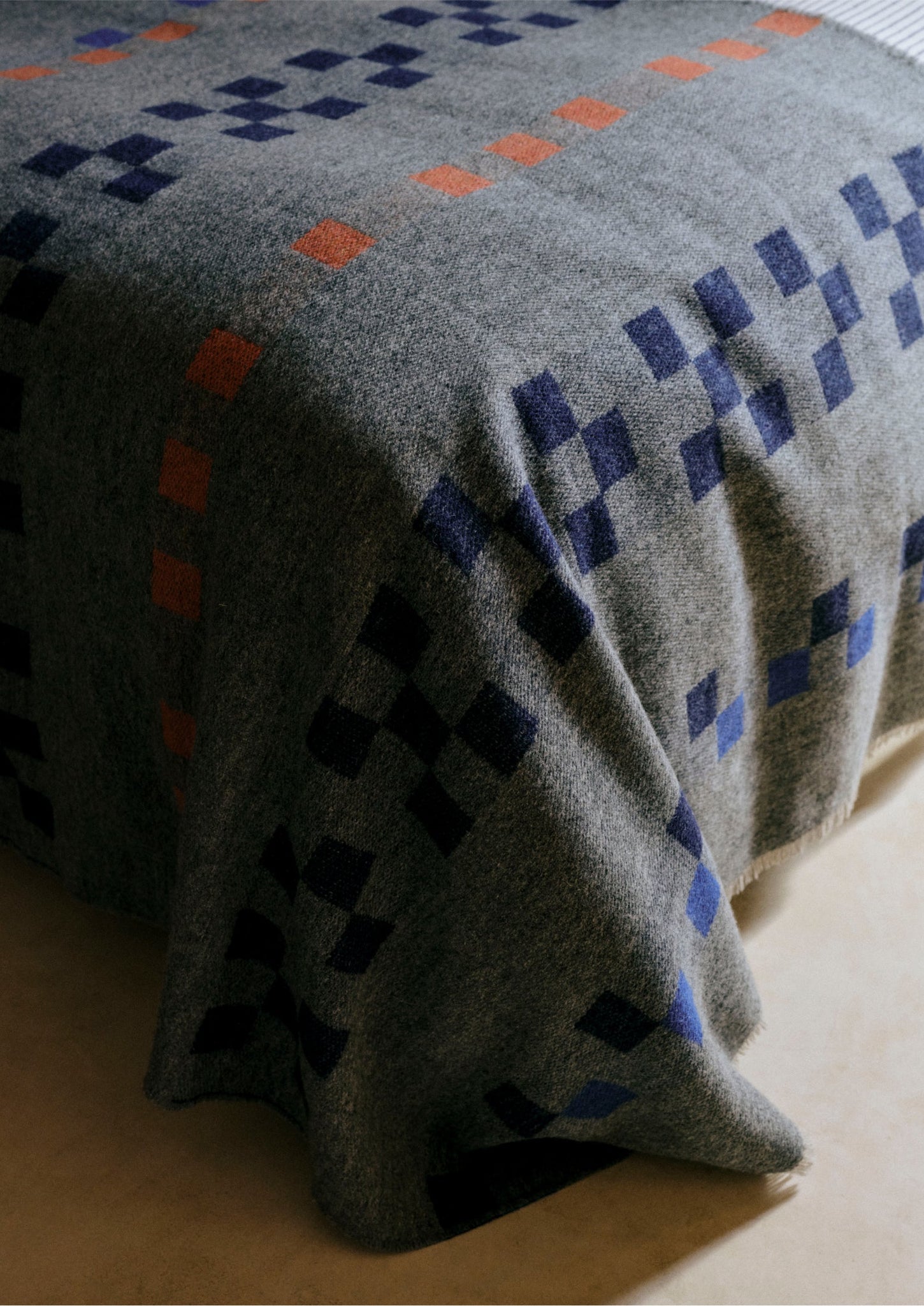 Bristol Weaving Mill Geo Blanket | Charcoal