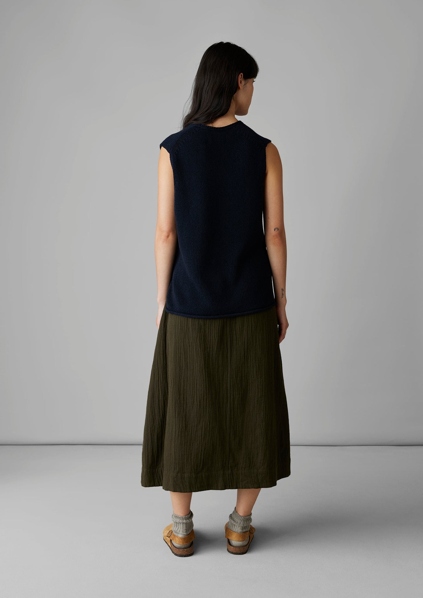 Crinkle Organic Cotton Patch Pocket Skirt | Darkest Olive