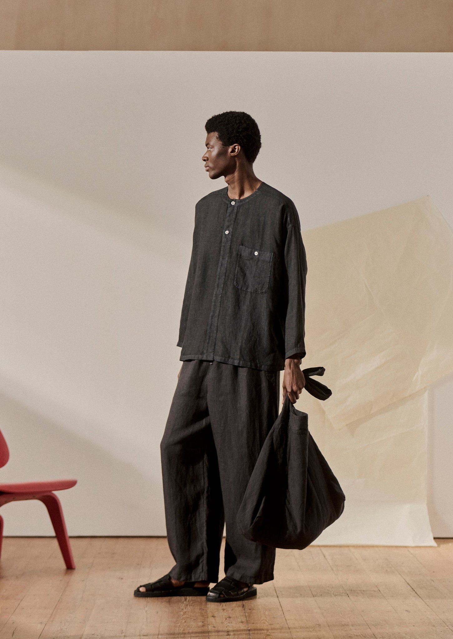 Garment Dyed Linen Drawstring Trousers | Black Pepper