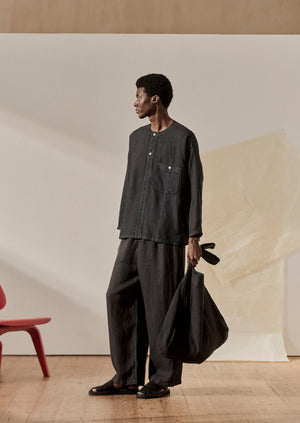 Garment Dyed Linen Drawstring Trousers | Black Pepper