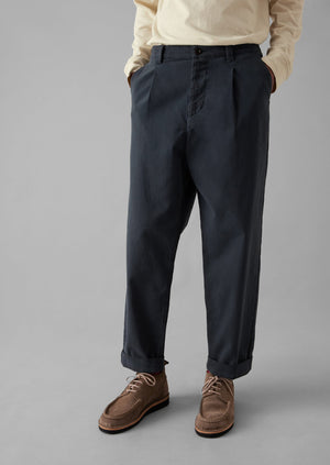 Garment Dyed Cotton Pleat Trousers | Charcoal