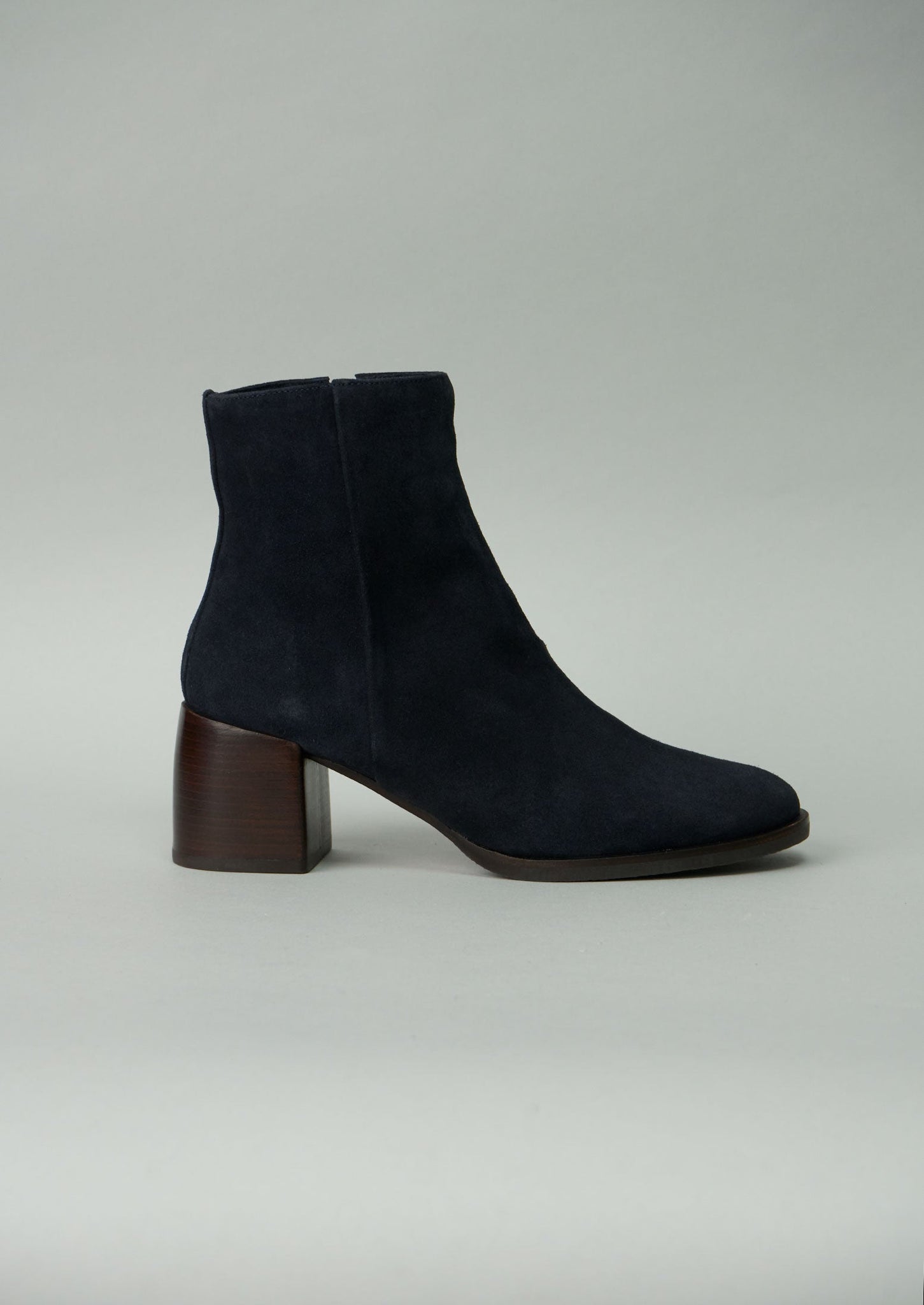 Reworn Chie Mihara Zip Boots Size 36 (209) | Dark Navy