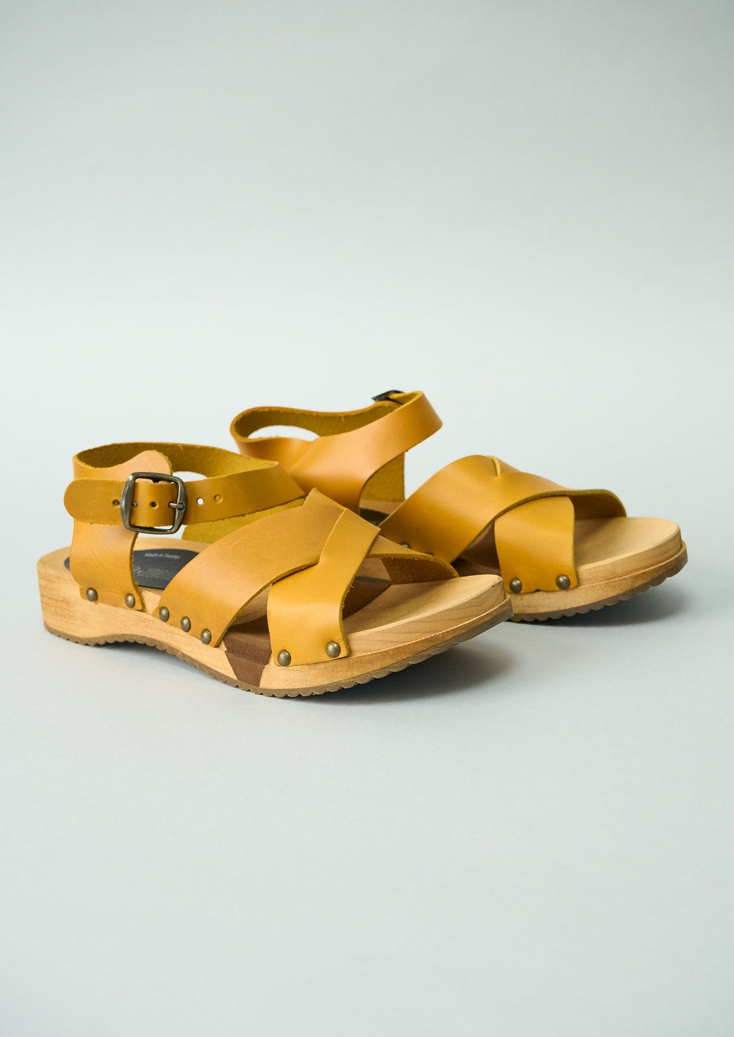 Reworn Moheda Sandals Size 37 (294) | Mustard