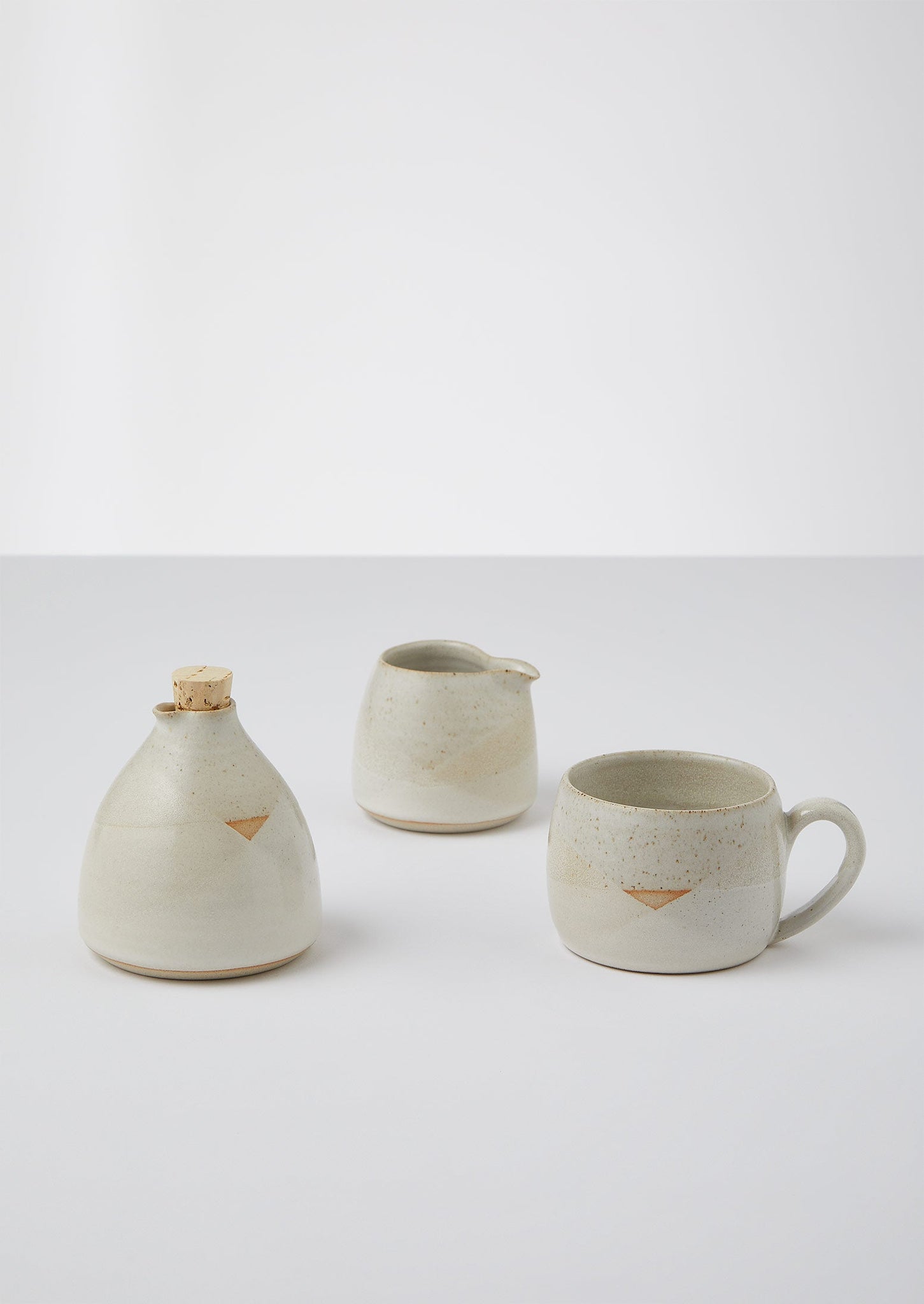 Liz Vidal Abstract Oil Pourer | Chalk White
