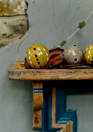 Abacus Hand Painted Bauble | Antique Olive/Toffee