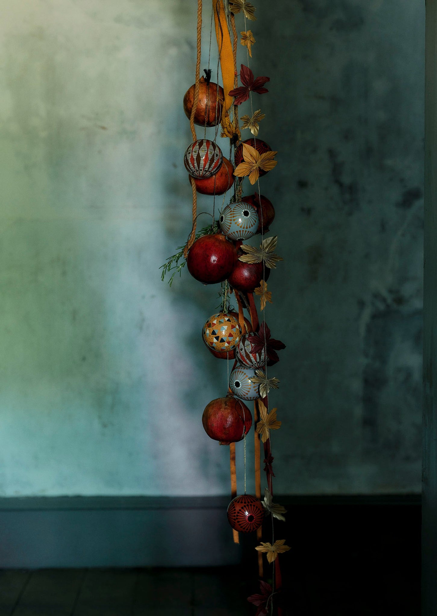 Abacus Hand Painted Bauble | Antique Olive/Toffee